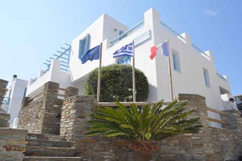 Property building, Day