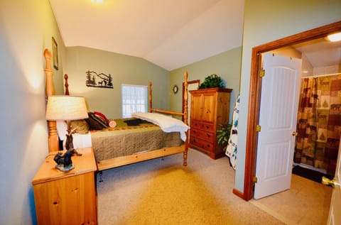 Mt. Maplewood Split Chalet House in Coolbaugh Township