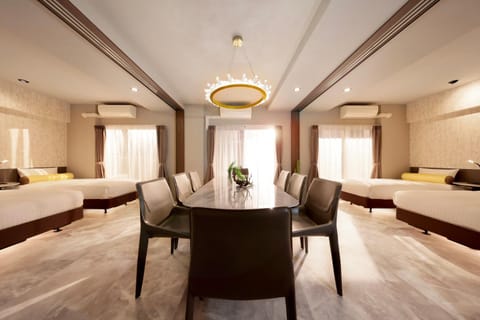 Living room, Photo of the whole room