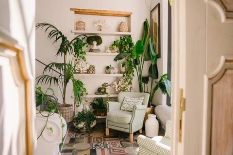 Decorative detail, Seating area