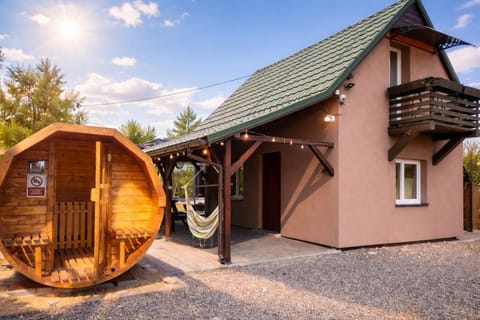 Property building, Patio, Sauna, Balcony/Terrace