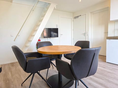 TV and multimedia, Kitchen or kitchenette, Dining area