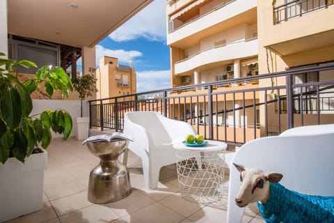 Balcony/Terrace, Decorative detail