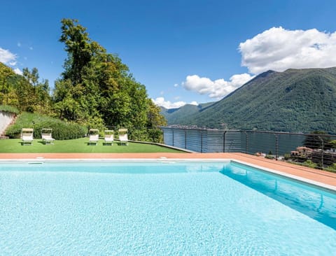 Lake view, Swimming pool, Swimming pool
