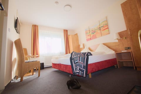 Photo of the whole room, Decorative detail