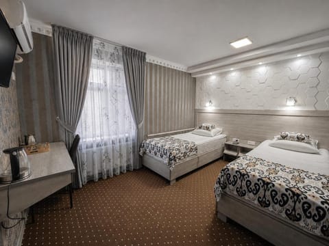 Photo of the whole room, Bedroom, air conditioner
