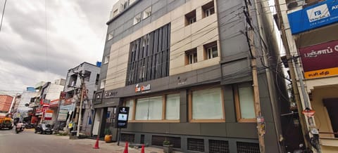 Property building, Day, Neighbourhood, Street view