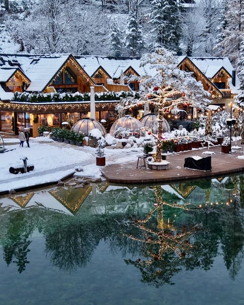 Property building, Restaurant/places to eat