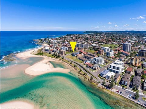 Restaurant/places to eat, Day, Bird's eye view, Beach, Lake view, Sea view, Area and facilities, Supermarket/grocery shop, Swimming pool