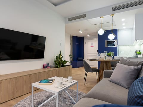 TV and multimedia, Living room, Seating area