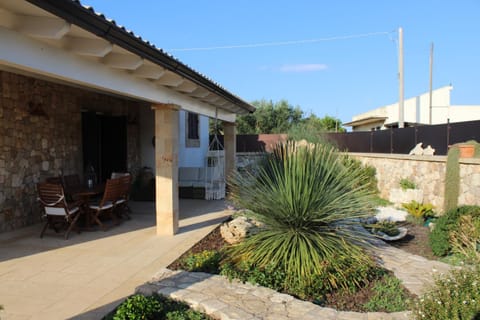 Property building, Patio, Garden