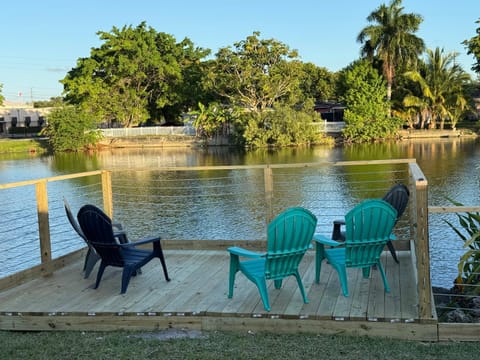 waterfront lake Hollywood hard rock Airport Villa in Dania Beach