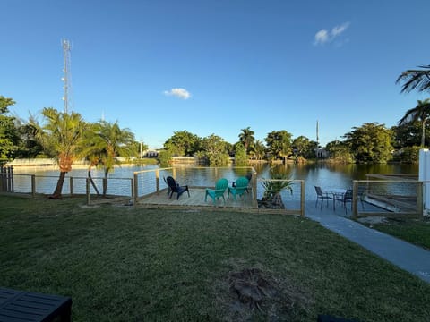 waterfront lake Hollywood hard rock Airport Villa in Dania Beach