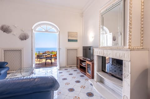 Natural landscape, Living room, Sea view, internet