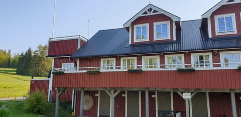 Restaurant/places to eat, Facade/entrance