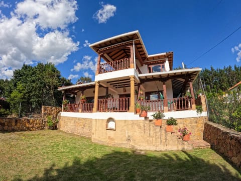 Property building, Facade/entrance, Balcony/Terrace, Lobby or reception, Garden view