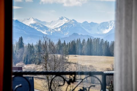 Balcony/Terrace, Mountain view