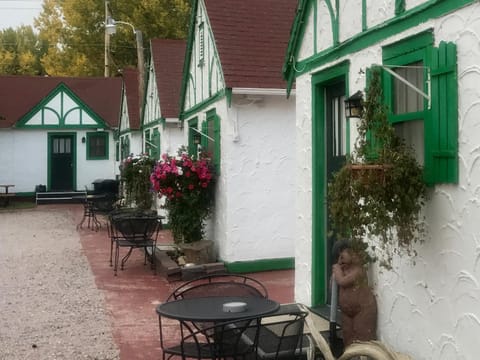 Patio, Facade/entrance