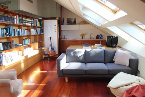 Library, Living room, Seating area