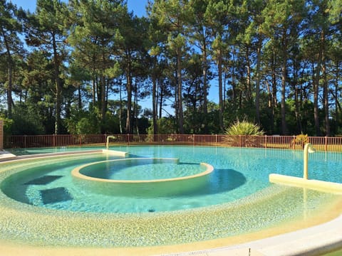 Hot Tub, Swimming pool