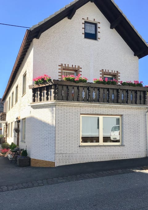 Gästehaus Doll Bed and Breakfast in Ahrweiler
