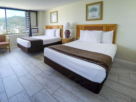 Bed, Bedroom, City view, Mountain view