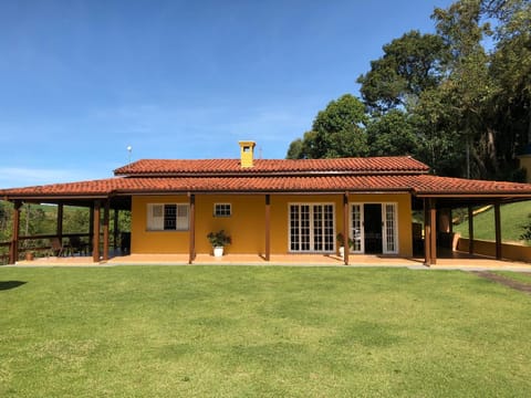 Property building, Facade/entrance, Garden, Garden view