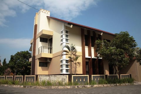 Day, Night, Neighbourhood, Natural landscape, View (from property/room), Area and facilities, Supermarket/grocery shop, young children, young children, Family, Family