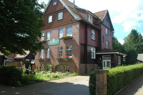 Facade/entrance, Spring, Summer
