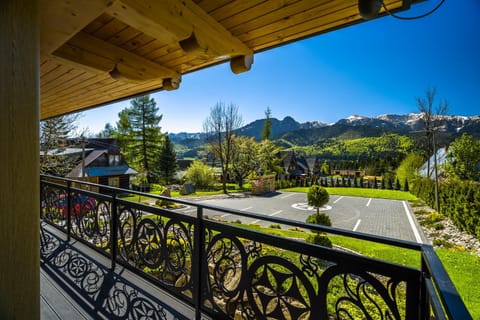 Neighbourhood, Balcony/Terrace, Mountain view