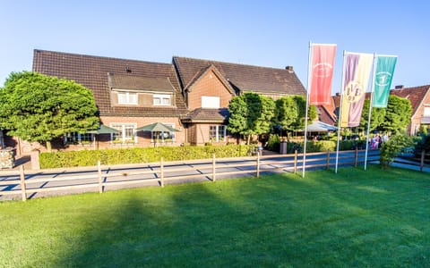 Property building, Day, Garden