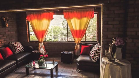Communal lounge/ TV room, Balcony/Terrace, Decorative detail, On site, City view, Street view