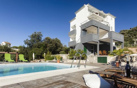 Facade/entrance, Garden, Hot Tub, Swimming pool, Swimming pool