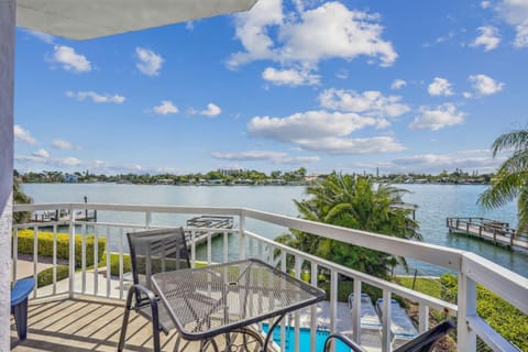 Amadeus 5 House in Treasure Island