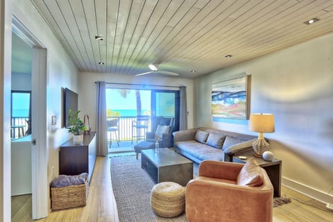 Land's End 11-203 Beach Front - Premier House in Sunset Beach