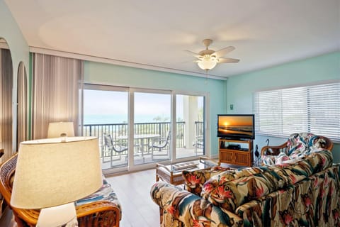 Land's End 11-307 Beach Front - Premier House in Sunset Beach