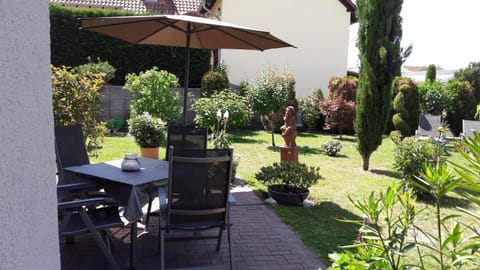 BBQ facilities, Garden, Dining area, Garden view
