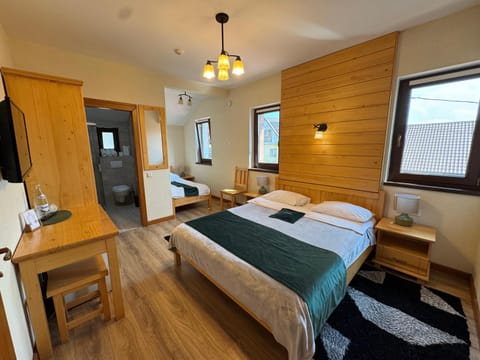 TV and multimedia, Photo of the whole room, Bedroom, towels, wardrobe