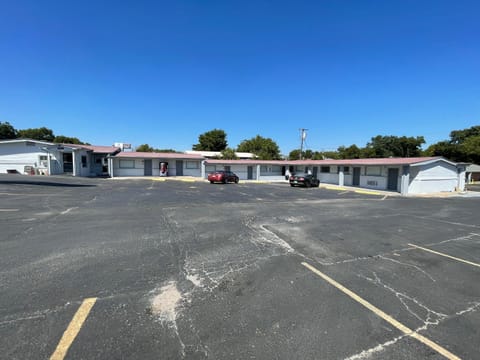Budget Inn Madill Motel in Lake Texoma