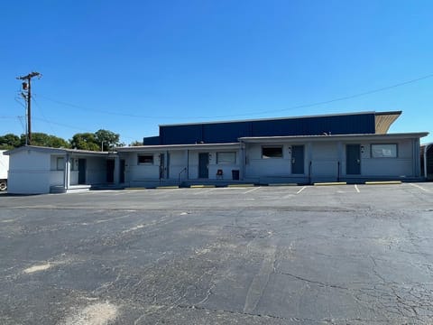 Budget Inn Madill Motel in Lake Texoma