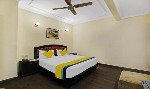 Bed, Bedroom, fireplace