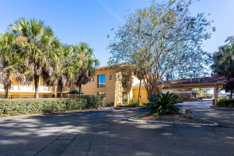 Property building, Day, On site, Time of day