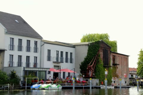 Property building, Restaurant/places to eat, On site, River view