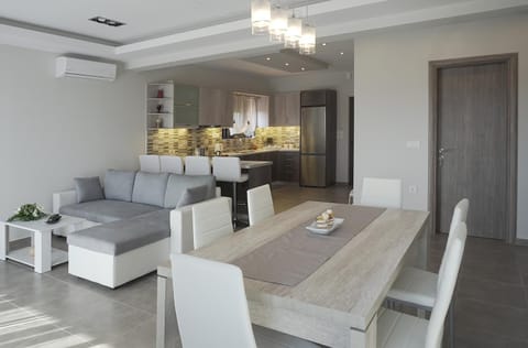 Kitchen or kitchenette, Living room, Dining area