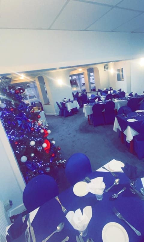 Restaurant/places to eat, Seating area