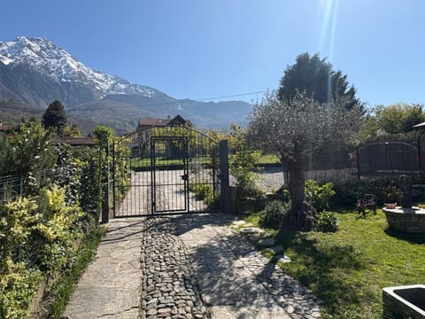 Casa Unica- da Bruno Apartment in Colico