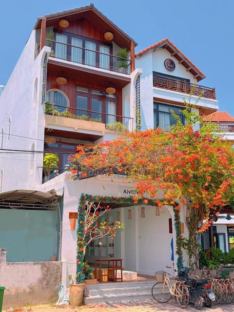 Property building, Day