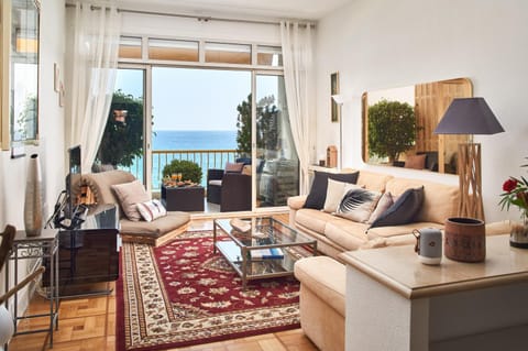 Living room, Sea view