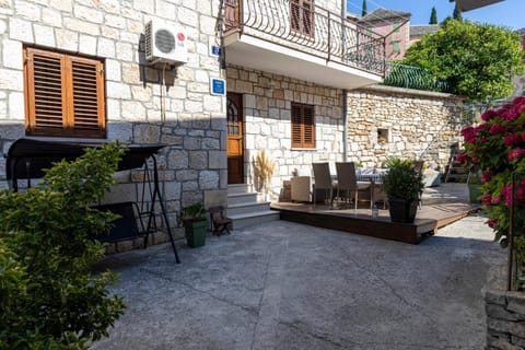 Holiday house "Dolka" House in Split-Dalmatia County
