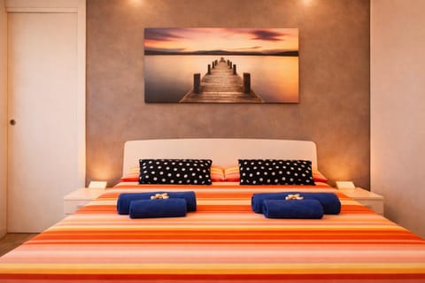 Bed, TV and multimedia, Photo of the whole room, Bedroom, heating, internet, towels, air conditioner